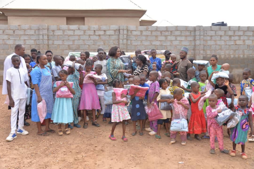 Suashi Menstrual Hygiene Initiative — Schoolgirls in Nigeria